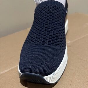 Wishbone wedge sneakers